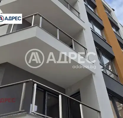 Снимка 3 — Двустаен апартамент във Варна, Център