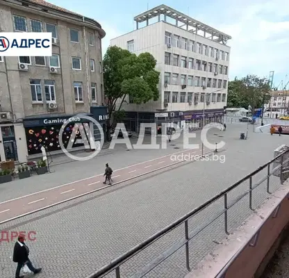 Снимка 2 — Тристаен апартамент в Център на Варна с три отделни стаи