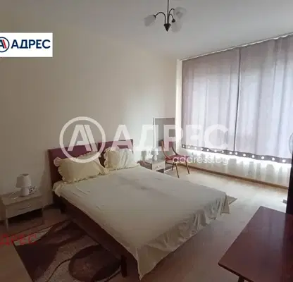 Снимка 3 — Тристаен апартамент в Център на Варна с три отделни стаи