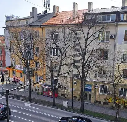 Снимка 4 — Тристаен апартамент в Център на Варна с тераса