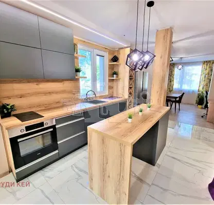 Photo 3 — Three-room apartment with two terraces in Center, Varna, Neptun