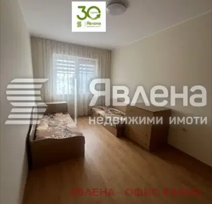 Снимка 2 — 3-стаен апартамент в Цветен квартал с югоизточно изложение