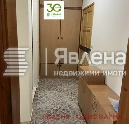 Снимка 5 — 3-стаен апартамент в Цветен квартал с югоизточно изложение