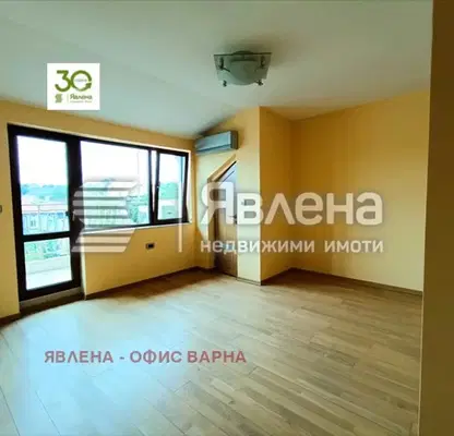 Снимка 3 — Тристаен апартамент във Варна, Галата
