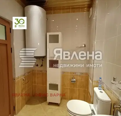 Снимка 5 — Тристаен апартамент във Варна, Галата