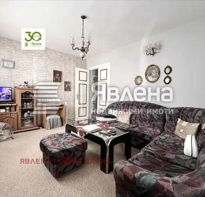 Снимка 3 — Четиристаен апартамент в Гръцка махала, Варна с тераса