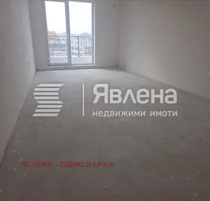 Снимка 4 — Тристаен апартамент с голяма тераса в Колхозен пазар, Варна