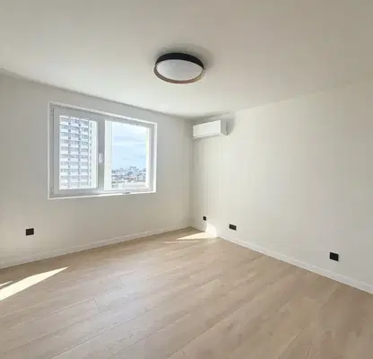 Photo 5 — Three-room apartment with panoramic terrace in Levski 2, Varna