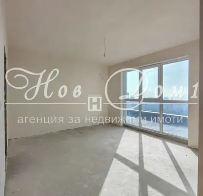 Снимка 2 — Тристаен апартамент с две тераси в Левски 2, Варна