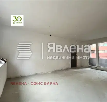 Снимка 2 — Тристаен апартамент във Варна, Лятно кино Тракия