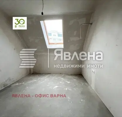 Снимка 2 — Тристаен апартамент във Варна, Лятно кино Тракия