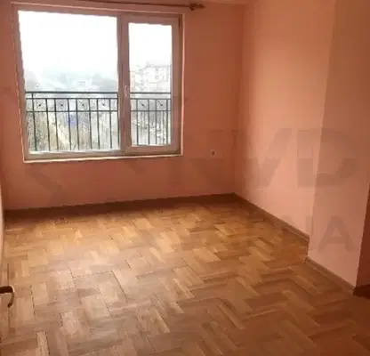 Снимка 3 — Четиристаен апартамент в Лятно кино Тракия, Варна с две тераси