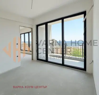 Снимка 2 — Двустаен апартамент с два балкона в м-т Ален Мак, Варна
