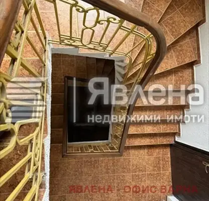 Снимка 3 — Тристаен апартамент във Варна, Операта