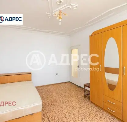 Снимка 2 — Тристаен апартамент във Варна, Победа