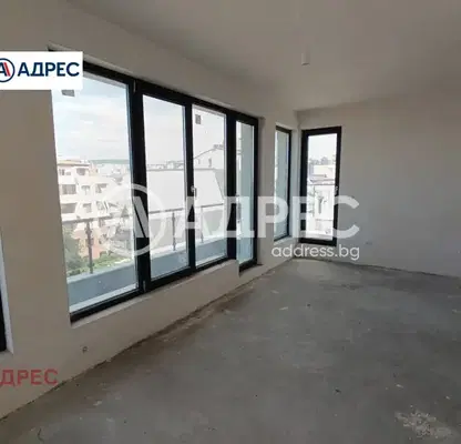 Снимка 3 — Двустаен апартамент с панорама в Погреби, Варна