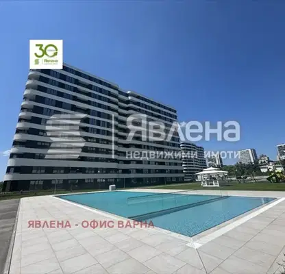 Снимка 2 — Панорамен 4-стаен апартамент в Трошево с гледка към Варненското езеро
