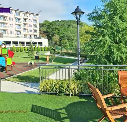 Снимка 2 — Тристаен апартамент с панорамна гледка във Виница, Варна