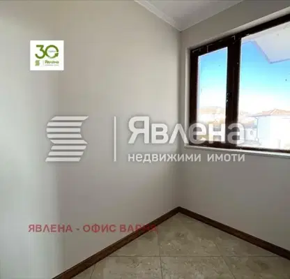 Снимка 3 — Тристаен апартамент с панорамна тераса във Виница, Варна