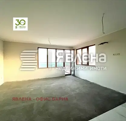 Снимка 3 — Тристаен апартамент с морска панорама във Виница, Варна