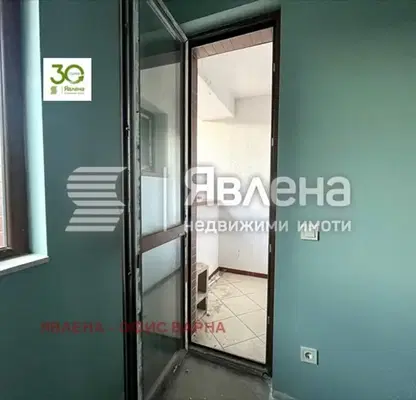 Снимка 5 — Тристаен апартамент с морска панорама във Виница, Варна