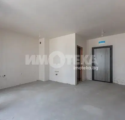 Photo 4 — One-room apartment in Vladislav Varnenchik with parking space