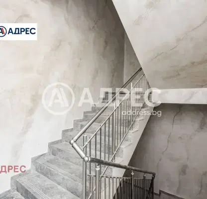 Снимка 4 — Тристаен апартамент в Възраждане 3, Варна с асансьор