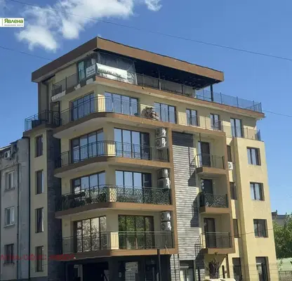 Снимка 2 — Тристаен апартамент в Ямбол, Аврен