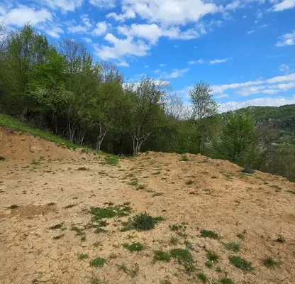 Photo 4 — Plot in Gabrovo, Лютаци