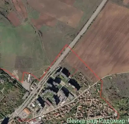 Photo 3 — Plot in Oblast Pernik, Radomir