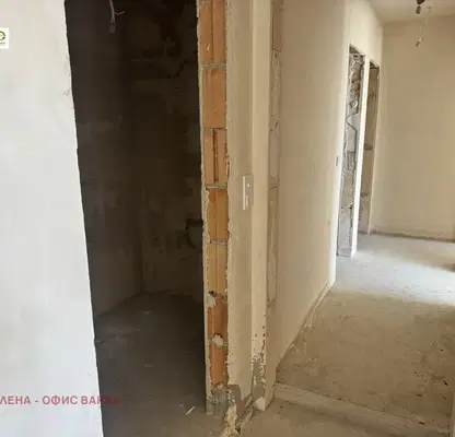 Снимка 2 — Бизнес имот във Варна, Младост 2