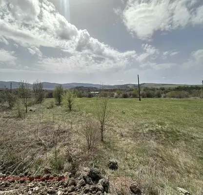 Photo 4 — Agricultural Land in Oblast Pernik, Pernik