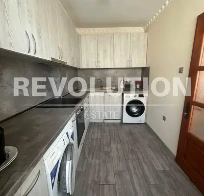 Photo 2 — Floor of House in Varna, Vinica
