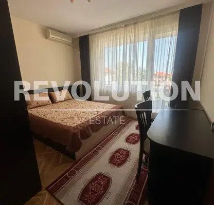 Photo 4 — Floor of House in Varna, Vinica