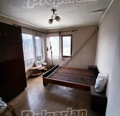 Photo 2 — Floor of House in Oblast Shumen, Veliki Preslav