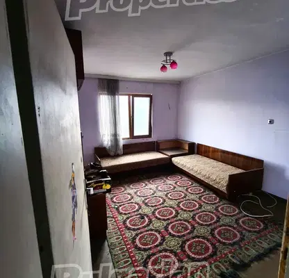 Photo 3 — Floor of House in Oblast Shumen, Veliki Preslav