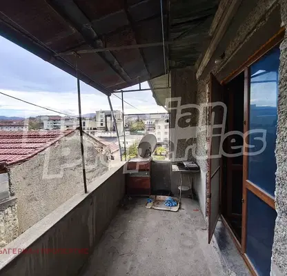 Photo 4 — Floor of House in Oblast Shumen, Veliki Preslav