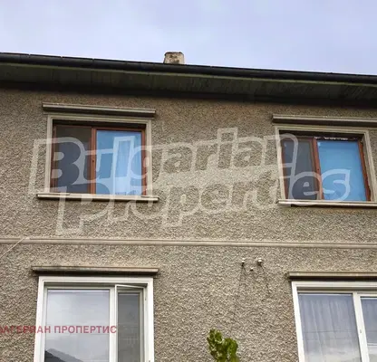 Photo 5 — Floor of House in Oblast Shumen, Veliki Preslav