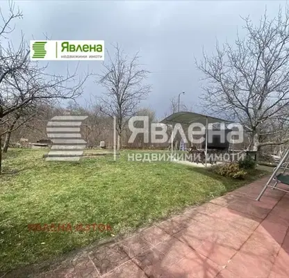 Снимка 4 — Триетажна къща с гараж и панорамна гледка в Банкя