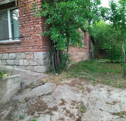 Снимка 2 — Къща в Перник, Варош