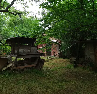 Снимка 5 — Къща в Перник, Варош