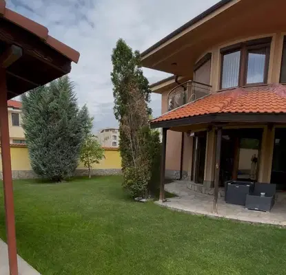 Photo 2 — House in Plovdiv, Ostromila