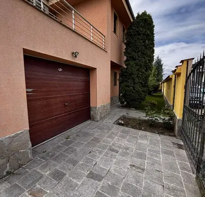 Photo 3 — House in Plovdiv, Ostromila