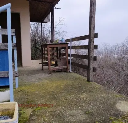 Снимка 2 — Къща в Русе, в.з. 9-ти километър