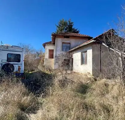Photo 2 — House in област София, Belchin