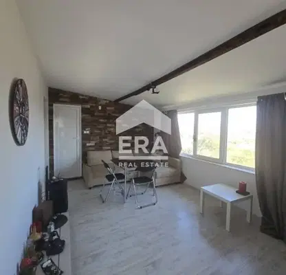 Снимка 4 — Къща в Русе, с. Божичен