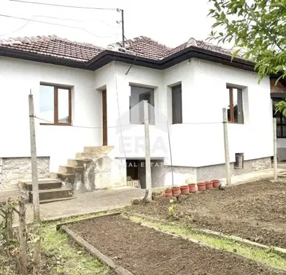 Снимка 2 — Къща във Велико Търново, с. Драгижево