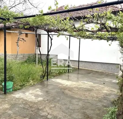 Снимка 4 — Къща във Велико Търново, с. Драгижево