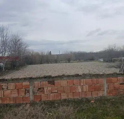 Снимка 2 — Къща с 2 500 кв.м двор в с. Драгомирово, обл. Велико Търново