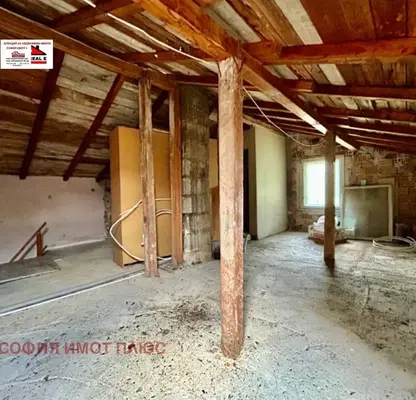 Photo 4 — House in German